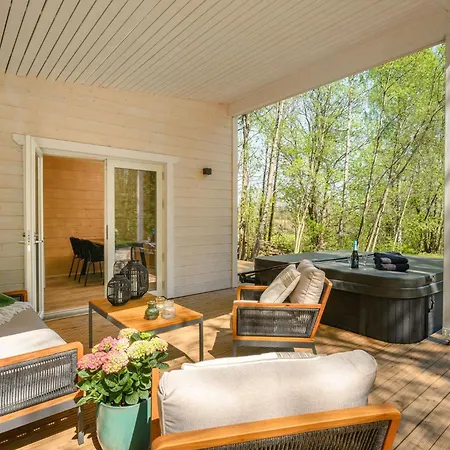 Lomamökit Bredvikbastu&inn Espoo